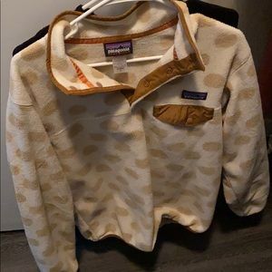 Women’s size medium Patagonia pullover